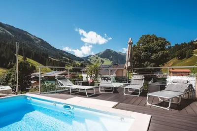 Ein allgemeiner Bergblick oder ein Berglick von der Ferienwohnung aus