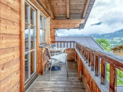 Ein allgemeiner Bergblick oder ein Berglick von der Ferienwohnung aus