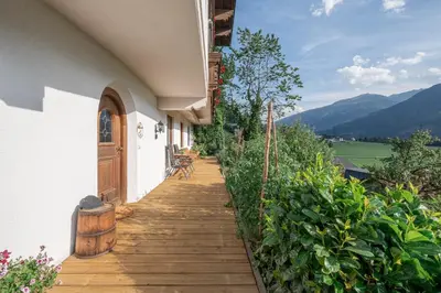 Ein allgemeiner Bergblick oder ein Berglick von der Ferienwohnung aus