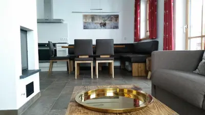 Ein Sitzbereich in der Unterkunft Alpin Residenz Panoramabahn Kitzbühel
