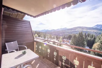 Ein allgemeiner Bergblick oder ein Berglick von der Ferienwohnung aus
