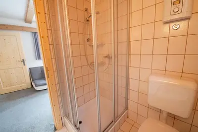 Ein Badezimmer in der Unterkunft Appartement Fürler UG