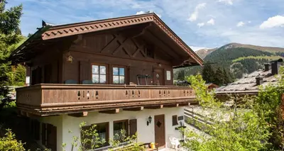 Ein allgemeiner Bergblick oder ein Berglick von der Ferienwohnung aus