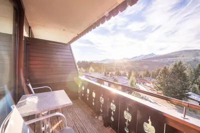 Ein allgemeiner Bergblick oder ein Berglick von der Ferienwohnung aus