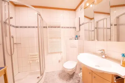 Ein Badezimmer in der Unterkunft Appartement Am Anger Top 33