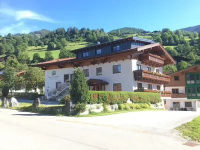 Ein allgemeiner Bergblick oder ein Berglick von der Ferienwohnung aus