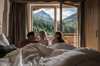 Ein allgemeiner Bergblick oder ein Berglick von des Chalets aus