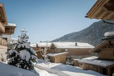 Ein allgemeiner Bergblick oder ein Berglick von des Chalets aus