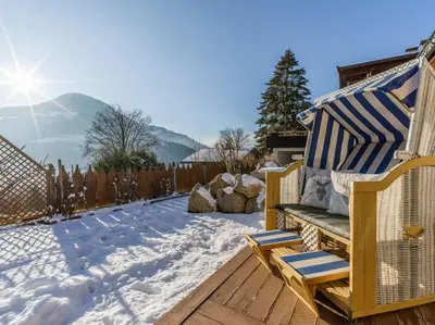 Ein allgemeiner Bergblick oder ein Berglick von der Ferienwohnung aus