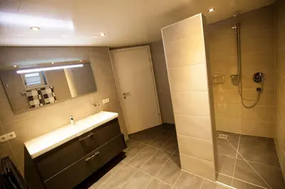 Ein Badezimmer in der Unterkunft Appartments Weiss