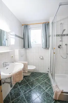 Ein Badezimmer in der Unterkunft Ferienwohnung Königsleiten 121b - Top 2