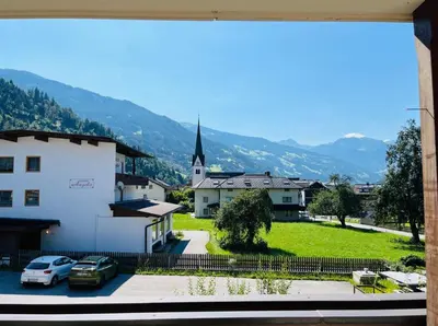 Ein allgemeiner Bergblick oder ein Berglick von der Ferienwohnung aus