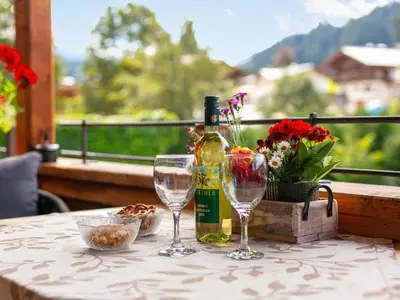Ein allgemeiner Bergblick oder ein Berglick von der Ferienwohnung aus