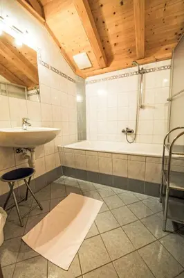 Ein Badezimmer in der Unterkunft Holiday Home Wiesenglück by Interhome