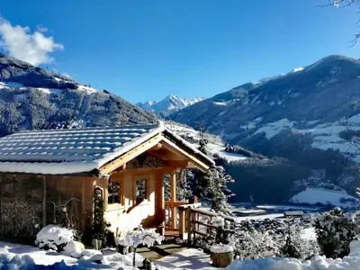 Ein allgemeiner Bergblick oder ein Berglick von der Pension aus