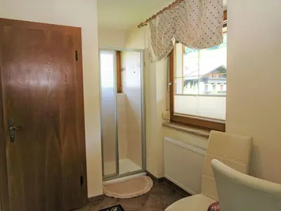 Ein Badezimmer in der Unterkunft Apartment Paradiso by Interhome
