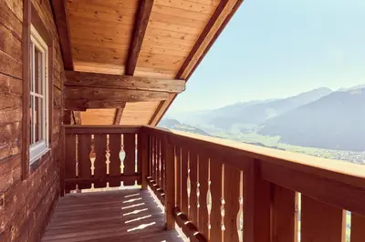 Ein allgemeiner Bergblick oder ein Berglick von der Ferienwohnung aus