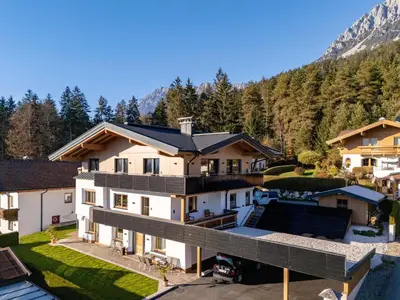 Ein allgemeiner Bergblick oder ein Berglick von der Ferienwohnung aus