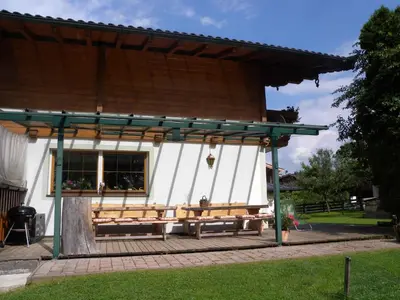 Ein Garten an der Unterkunft Apartment in St. Johann in Tirol 555