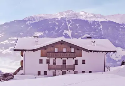 Ein allgemeiner Bergblick oder ein Berglick von der Ferienwohnung aus