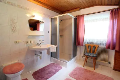 Ein Badezimmer in der Unterkunft Rosenhof