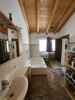 Ein Badezimmer in der Unterkunft Chalet Fini