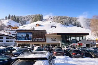 Ein allgemeiner Bergblick oder ein Berglick von der Ferienwohnung aus