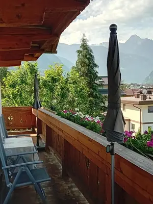 Ein allgemeiner Bergblick oder ein Berglick von der Ferienwohnung aus