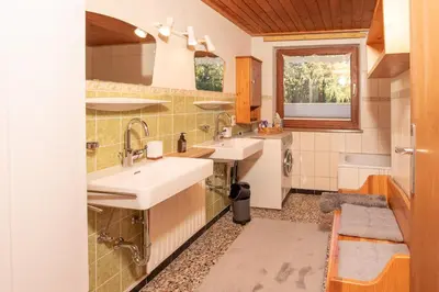 Ein Badezimmer in der Unterkunft Haus Hahnenbalz Top 1
