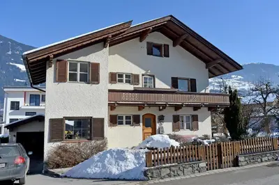Ein allgemeiner Bergblick oder ein Berglick von der Ferienwohnung aus