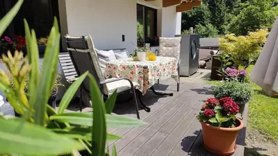 Ein Garten an der Unterkunft Apartment Anni im Haus Hintertal