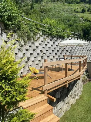 Ein Garten an der Unterkunft Chalet Modern Life