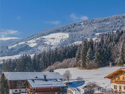 Ein allgemeiner Bergblick oder ein Berglick von der Ferienwohnung aus