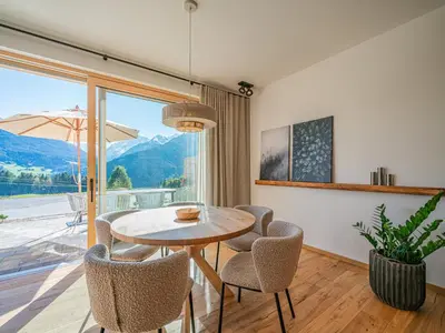 Ein allgemeiner Bergblick oder ein Berglick von der Ferienwohnung aus