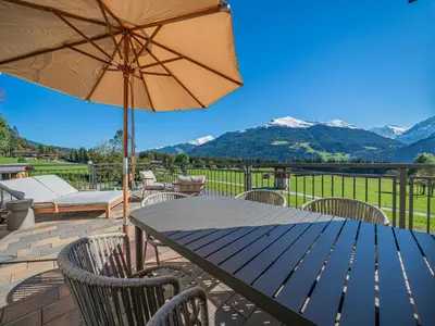 Ein allgemeiner Bergblick oder ein Berglick von der Ferienwohnung aus