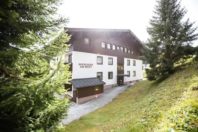 Das Gebäude in dem sich die Ferienwohnung befindet