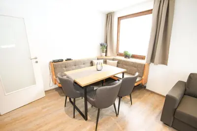 Ein Sitzbereich in der Unterkunft Ferienwohnung Königsleiten 89 - Top 4