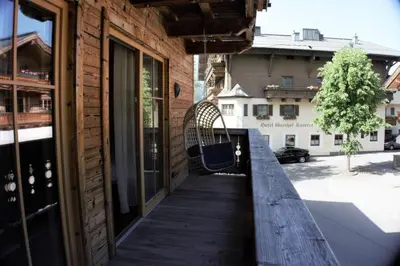 Das Gebäude in dem sich das Ferienhaus befindet