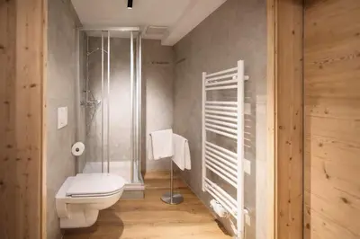 Ein Badezimmer in der Unterkunft Tiroler TRAUMHAUS Hochzillertalblick - by AlpenLuxus Collection