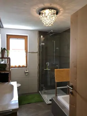 Ein Badezimmer in der Unterkunft Apartment Sunshine Bruck am Ziller