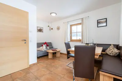 Ein Sitzbereich in der Unterkunft Appartement Einödberg