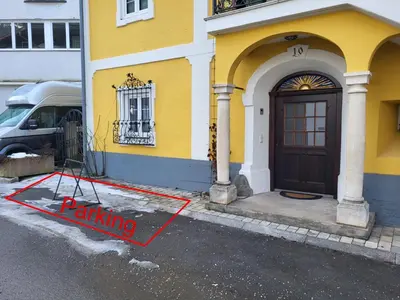 Das Gebäude in dem sich das Ferienhaus befindet