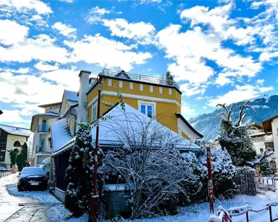 Ein allgemeiner Bergblick oder ein Berglick von des Ferienhauses aus