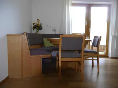 Ein Sitzbereich in der Unterkunft Ferienwohnung Enn
