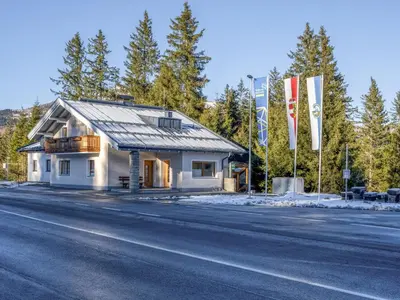 Das Gebäude in dem sich das Ferienhaus befindet