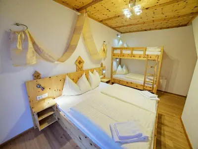 Ein Bett oder Betten in einem Zimmer der Unterkunft Chalet in Königsleiten near Zillertal Arena