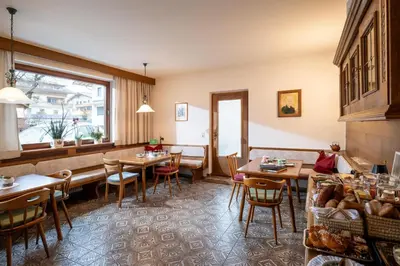 Ein Sitzbereich in der Unterkunft Gästehaus Kopp