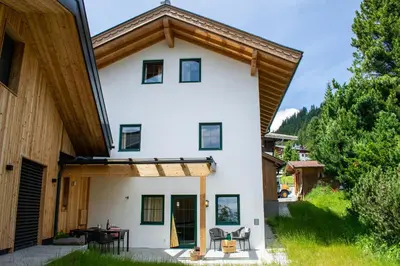 Das Gebäude in dem sich die Ferienwohnung befindet