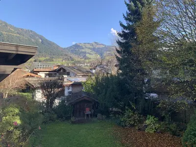 Ein allgemeiner Bergblick oder ein Berglick von der Ferienwohnung aus