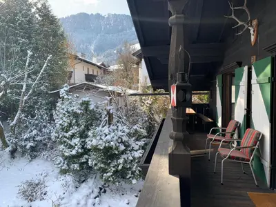 Ein allgemeiner Bergblick oder ein Berglick von der Ferienwohnung aus